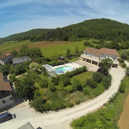 Casa de Férias Maison De Charme à Saint-géry Avec Piscine Partagée