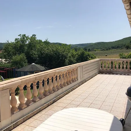 Maison De Charme à Saint-géry Avec Piscine Partagée *
