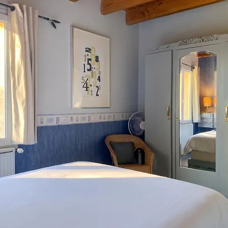 Casa de Férias Maison De Charme à Saint-géry Avec Piscine Partagée *