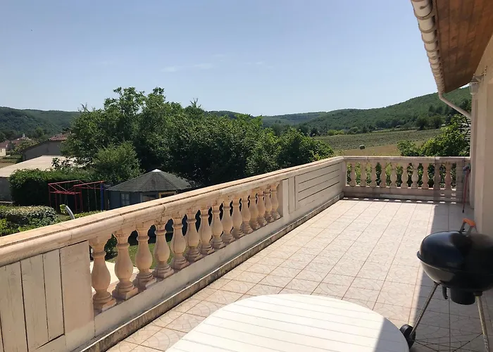 Maison De Charme A Saint-gery Avec Piscine Partagee *